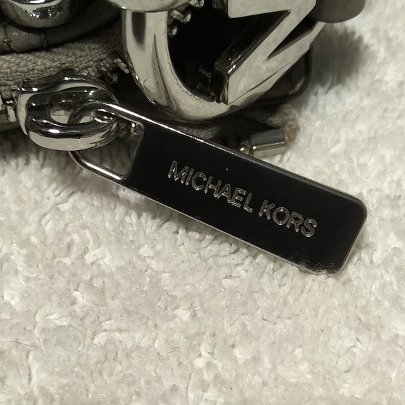 Authentic Michael Kors Purse - Picture 6 of 6